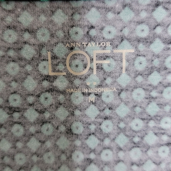 LOFT Factory | Black & Green Geometric Print 3/4 Sleeve Tee Size Medium - Picture 4 of 4